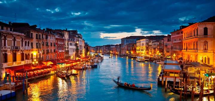 Venice Italy at Night Wallpaper 720x340 1