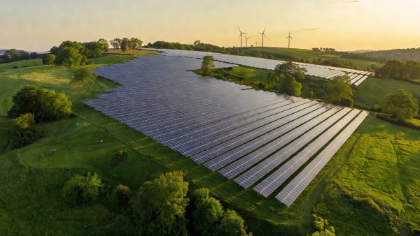 Solar Panels, Green Hydrogen, and Battery Recycling: The Cleantech Breakthroughs Reshaping the Energy Transition