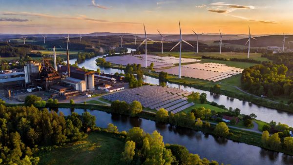 EU Sets 90% Emissions Target for 2040 — But Weakens Supply-Chain Rules at the Same Time