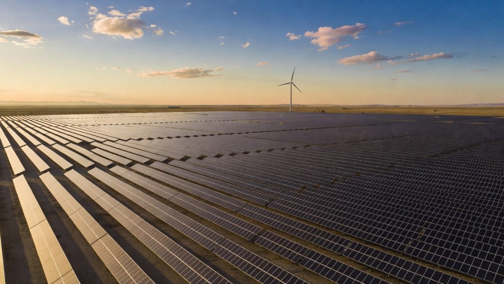 Solar Overtakes Gas, Green Hydrogen Advances: The Energy Shift Accelerating in 2026